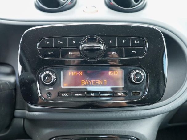 SMART EQ fortwo Cool&Audio Plus-Paket 22kW Navi Klima