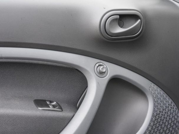 SMART EQ fortwo plus-Paket Cool&Audio Volldach 22kW