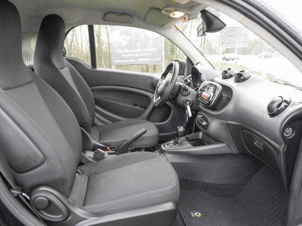 SMART EQ fortwo plus-Paket Cool&Audio Volldach 22kW