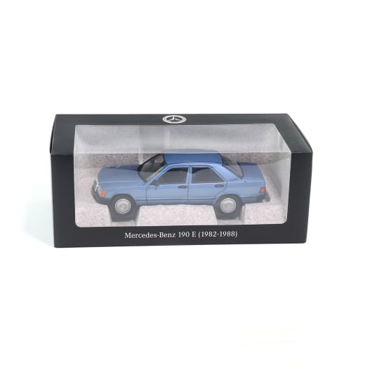 Coche de modelismo 1:18 190 E W201 azul diamante | B66040661