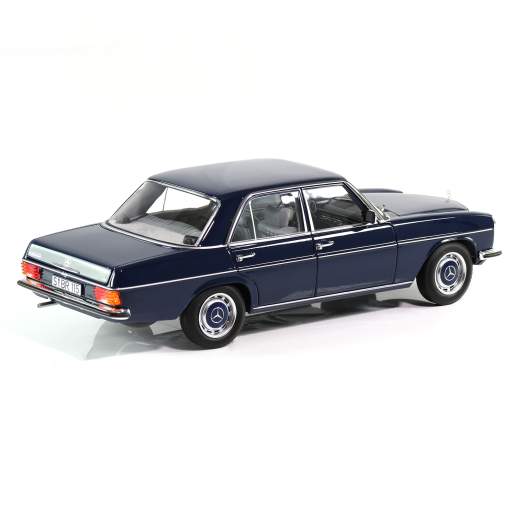 Modelo de coche 1:18 200 W114/W115 sedán original Mercedes-Benz | B66040694
