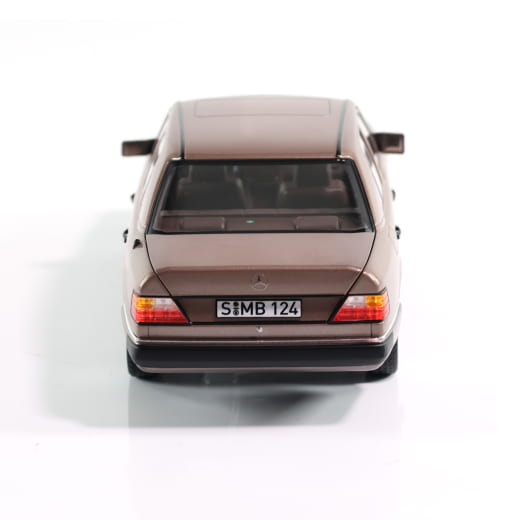 Modelo de coche 1:18 230 E Clase W124 palo de rosa Original Mercedes-Benz | B66040697