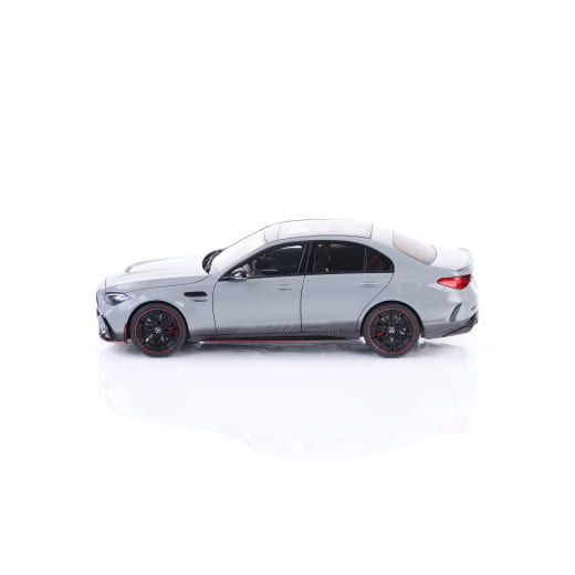 coche de juguete 1:18 C 63 S E Performance AMG W206 F1 Edition | B66961524