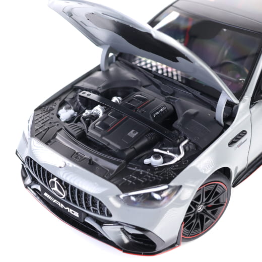 coche de juguete 1:18 C 63 S E Performance AMG W206 F1 Edition | B66961524