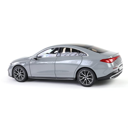 Coche de juguete 1:18 CLA C174 MANUFAKTUR gris alpino Original Mercedes-Benz | B66960844