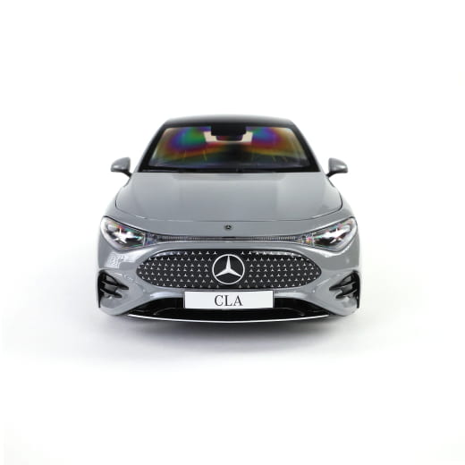 Coche de juguete 1:18 CLA C174 MANUFAKTUR gris alpino Original Mercedes-Benz | B66960844