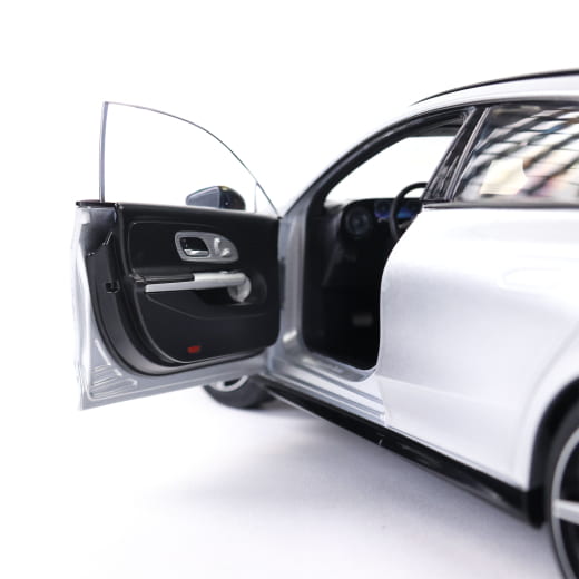 Modelo de coche 1:18 CLA Shooting Brake X174 hightechsilber Original Mercedes-Benz | B66960847