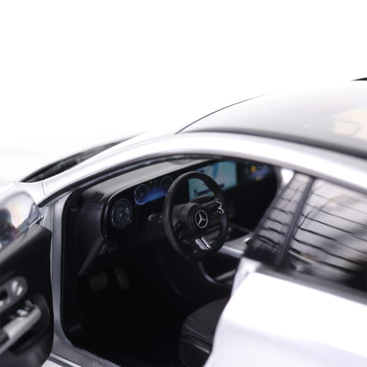 Modelo de coche 1:18 CLA Shooting Brake X174 hightechsilber Original Mercedes-Benz | B66960847