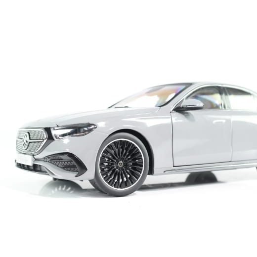 1:18 scale model car E-Class W214 sedan Alpine grey uni Genuine Mercedes-Benz | B66961119