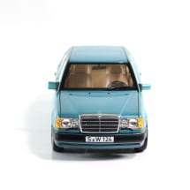 1:18 modelauto 230 E-Klasse W124 Beryll Original Mercedes-B  | B66040698