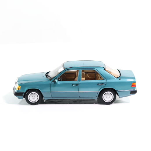 1:18 modelauto 230 E-Klasse W124 Beryll Original Mercedes-B  | B66040698
