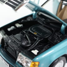 1:18 modelauto 230 E-Klasse W124 Beryll Original Mercedes-B  | B66040698