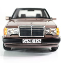 1:18 Modelauto 230 E-Klasse W124 Limousine rozenhout Origine | B66040697