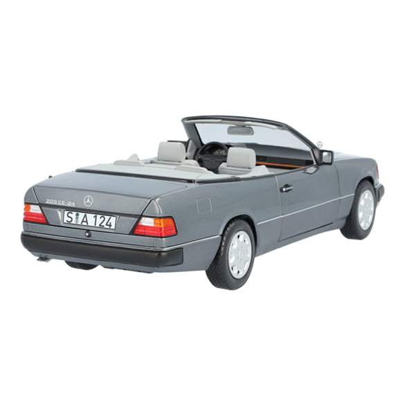 1:18 modelauto 300 CE-24 cabriolet A 124 parelmoergrijs | B66040685