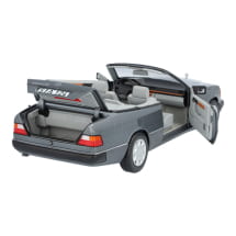 1:18 modelauto 300 CE-24 cabriolet A 124 parelmoergrijs | B66040685