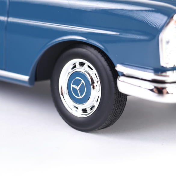 1:18 modelauto Mercedes-Benz 220 S W111 Origineel Mercedes-B | B66040723