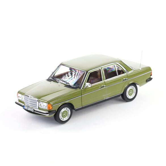 1:18 Model car Mercedes-Benz 200 W123 Green Original