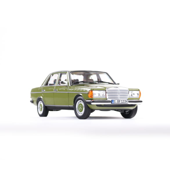 1:18 Model car Mercedes-Benz 200 W123 Green Original | B66040721