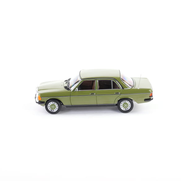 1:18 Model car Mercedes-Benz 200 W123 Green Original | B66040721