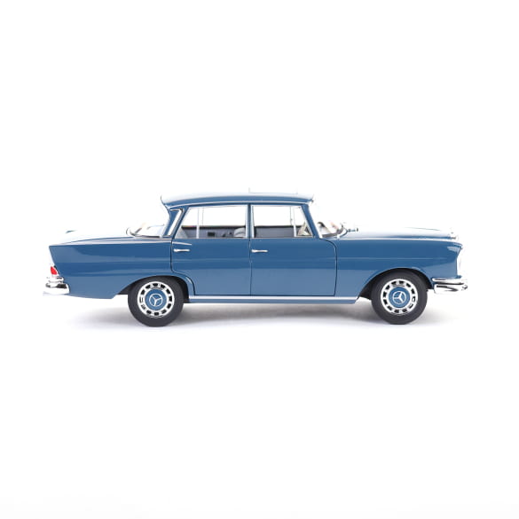 1:18 Modellauto Mercedes-Benz 220 S W111 Original Mercedes-Benz | B66040723