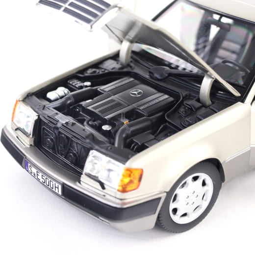 Modellino auto 1:18 500 E W 124 smoke silver Original Mercedes-Benz | B66040724