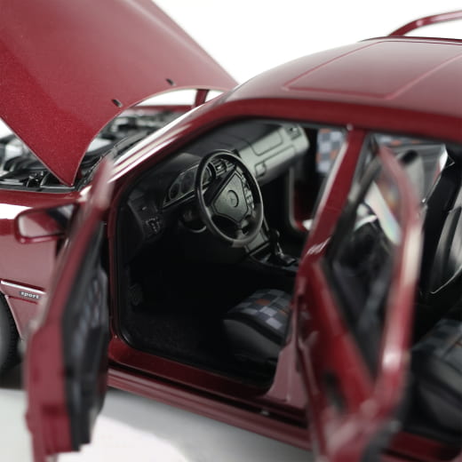 Modellino auto 1:18 C 36 AMG W202 berlina rosso originale Mercedes-AMG | B66040706