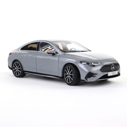 Modellino auto 1:18 CLA C174 MANUFAKTUR grigio alpino Original Mercedes-Benz | B66960844