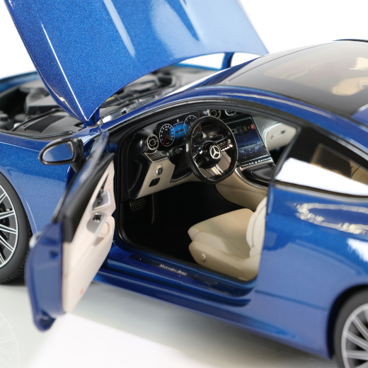 Modellino auto 1:18 CLE C236 Coupé blu spettrale Originale Mercedes-Benz | B66960597