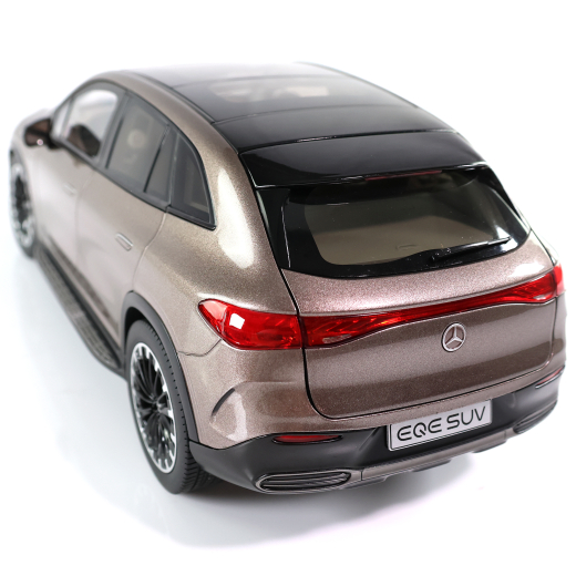 Modellino auto 1:18 Mercedes-Benz EQE SUV AMG Line X294 marrone velluto | B66960836