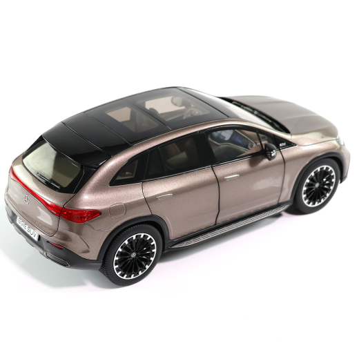 Modellino auto 1:18 Mercedes-Benz EQE SUV AMG Line X294 marrone velluto | B66960836