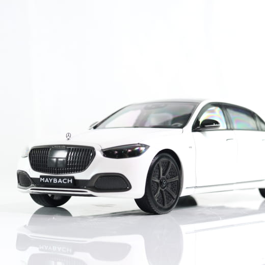 Modellino auto 1:18 S 680 4MATIC X223 bianco Original Mercedes-Maybach | B66960666
