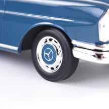 1:18 scale model car Mercedes-Benz 220 S W111 Original – Mer | B66040723