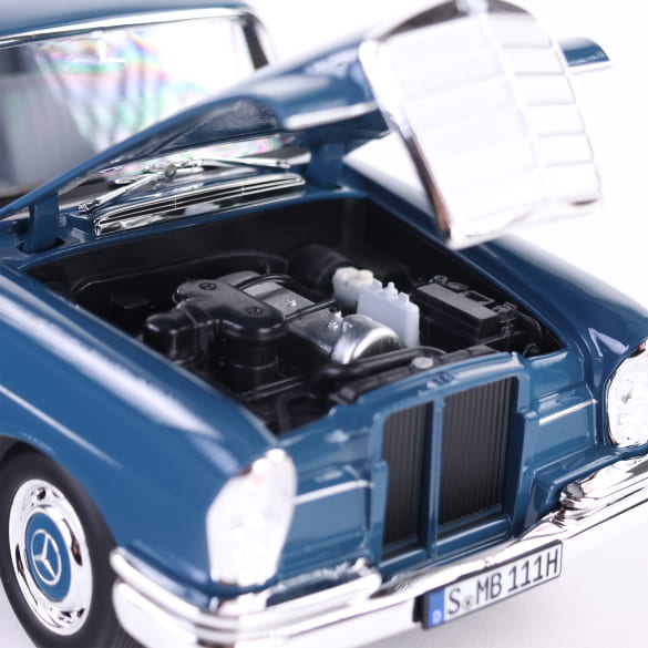 1:18 scale model car Mercedes-Benz 220 S W111 Original – Mer | B66040723