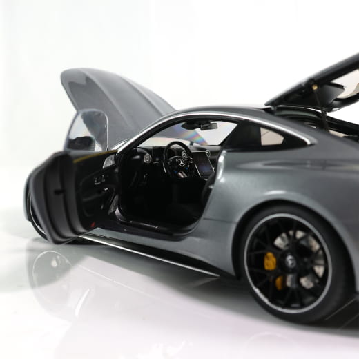 Maquette 1:18 AMG GT 63 4MATIC+ C192 gris sélénite Original Mercedes-AMG | B66960584