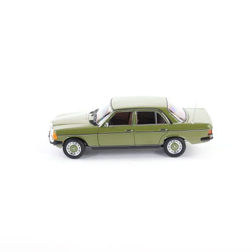 Voiture miniature 1:18 Mercedes-Benz 200 W123 vert original | B66040721