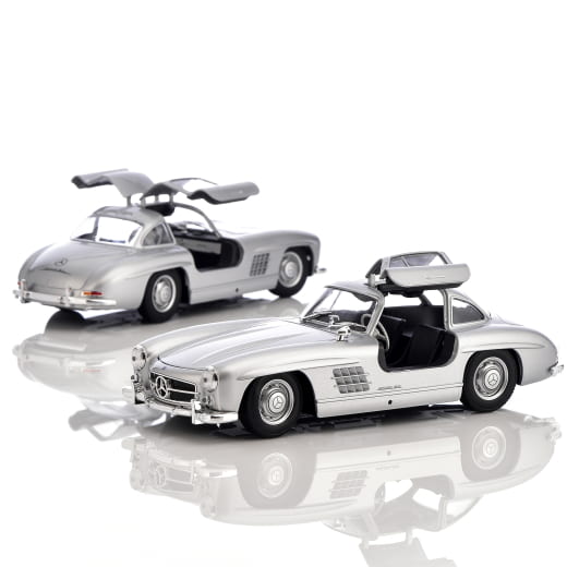 Coche de juguete 1:24 300 SL W198 alas de gaviota plata original Mercedes-Benz | B66056163