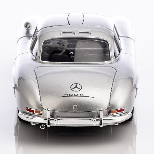 Coche de juguete 1:24 300 SL W198 alas de gaviota plata original Mercedes-Benz | B66056163