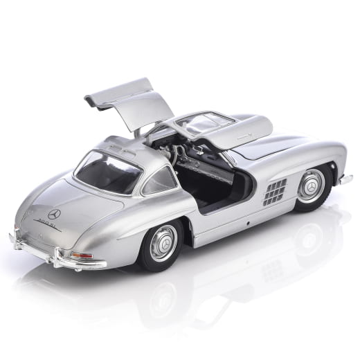 Coche de juguete 1:24 300 SL W198 alas de gaviota plata original Mercedes-Benz | B66056163