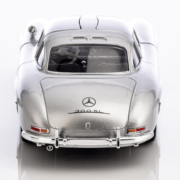 1:24 Modellauto 300 SL W198 Flügeltürer silber Original Mercedes-Benz | B66056163