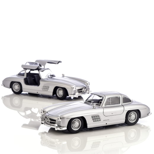 Modellino auto 1:24 300 SL W198 Gullwing argento Original Mercedes-Benz | B66056163