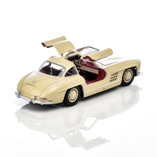 Voiture miniature 1:24 300 SL W198 beige Original Mercedes-Benz | B66057953