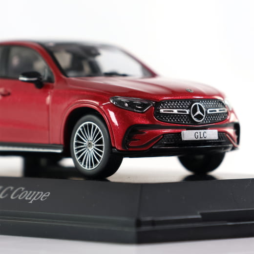 Coche de juguete 1:43 GLC Coupé C254 AMG Line original Mercedes-Benz | B66960649