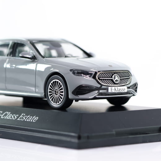 Modellino auto 1:43 E-Class S214 T-Modell AMG-Line grigio alpin uni Original Mercedes-Benz | B66961121