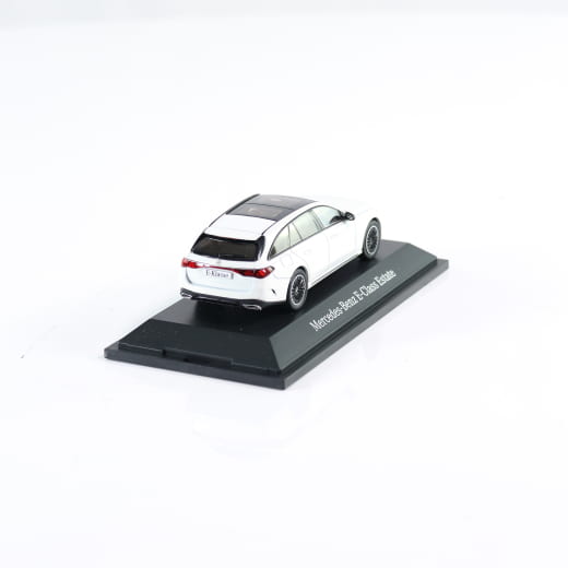 Maquette de voiture 1:43 Classe E S214 break AMG Line blanc opalite métallisé Original Mercedes-Benz | B66961120