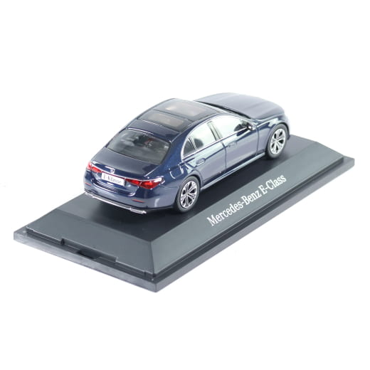 Voiture miniature 1:43 Classe E W214 bleu nautique original Mercedes-Benz | B66961117