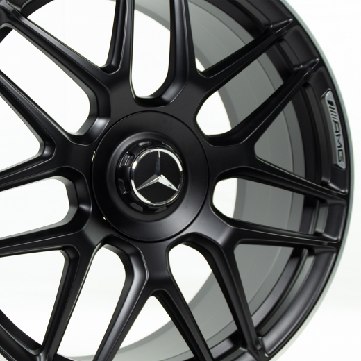 Set di cerchi forgiati AMG da 19 pollici CLA 45 W118 a razze incrociate | A17740125007X71-118