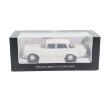 Modellauto 1:18 Mercedes 220 S W111 Heckflosse Norev | B66041218