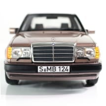 1:18 Modellauto 230 E-Klasse W124 Rosenholz Original Mercedes-Benz | B66040697