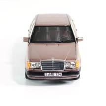 1:18 Modellauto 230 E-Klasse W124 Rosenholz Original Mercedes-Benz | B66040697
