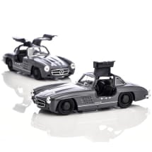 1:38 Pullback Modellauto 300 SL grau Original Mercedes-Benz | B66057150